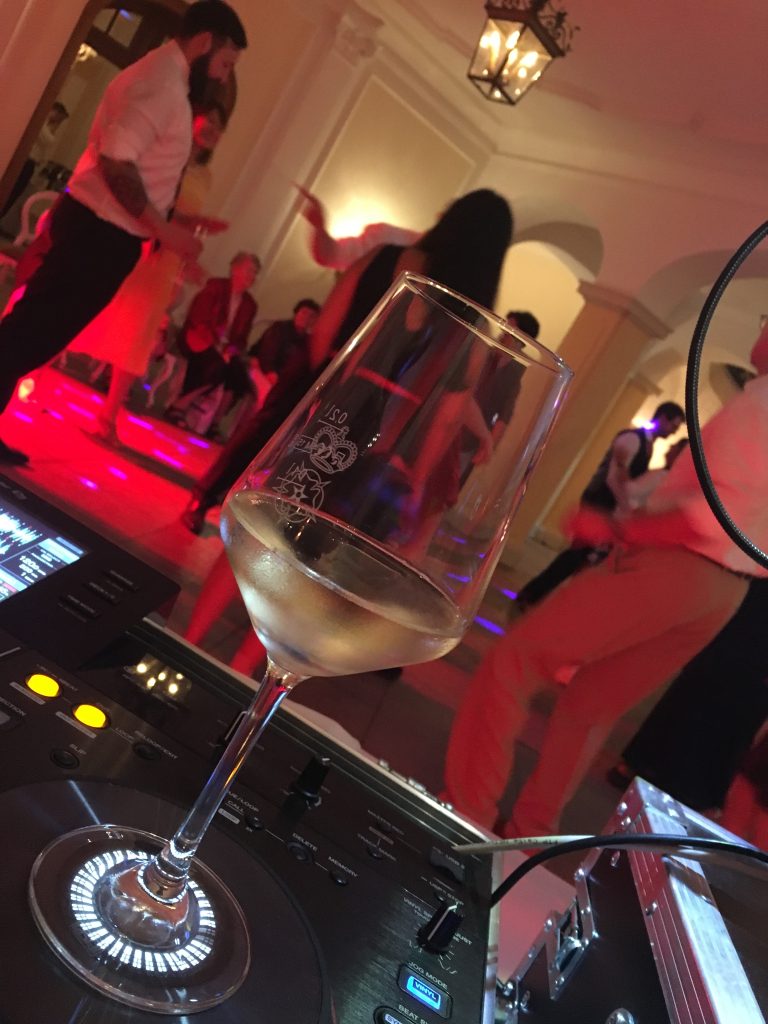 Open-Air-Veranstaltung mit professionellem DJ-Service