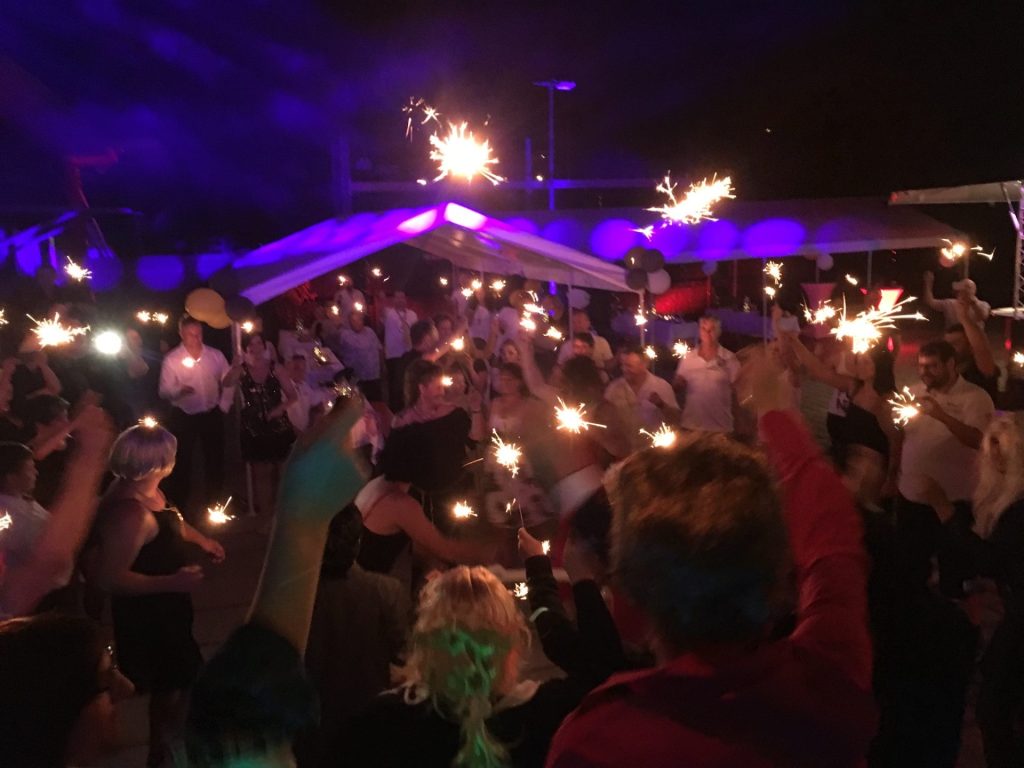 DJ-Performance bei privater Feier
