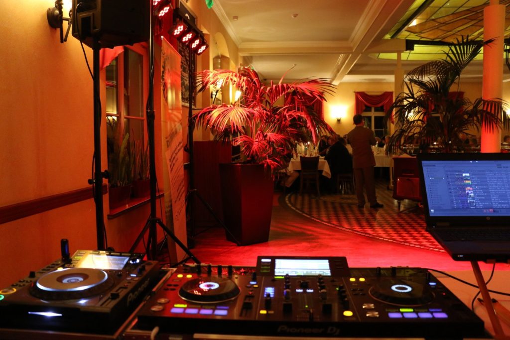 Exklusive Eventlocation mit Licht- und Soundkonzept